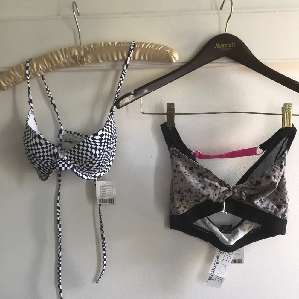 NWT UO Sz S Relique bra and out from under…